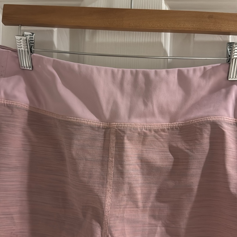Athleta "Run with It" Textured 3.5" Pink Shorts - Picture 2 of 8